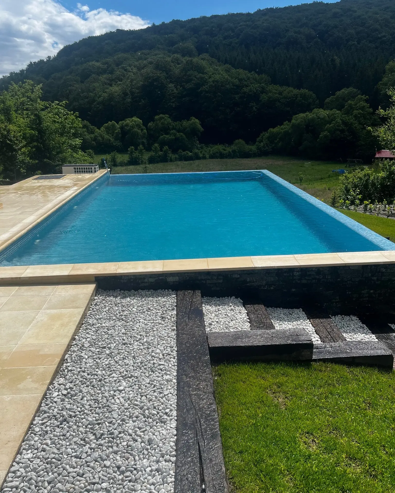SkyResort - Infinity pool cu vedere panoramică